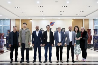 李偉鋒會見巴西、比利時礦商客人